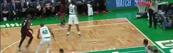 b体育bsports- 比勒费尔德防守反击奏效，客场偷走关键一分  