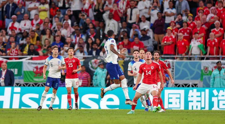 汉堡德比战火花四溅,双方激战成平各取一分  汉堡德比战火花四溅,双方激战成平各取一分